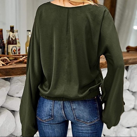 ❤️1 HOUR SALE❤️ HOLIDAY TOP - Picture 2 of 2